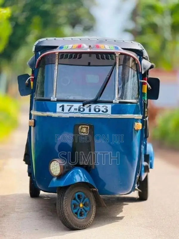 Bajaj RE 1990