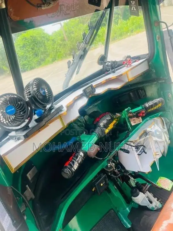 Bajaj RE 2001