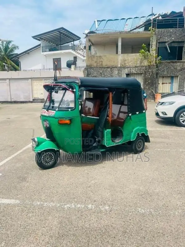 Bajaj RE 2001