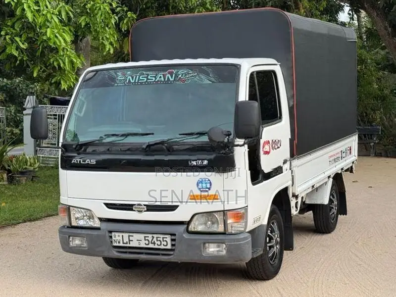 Nissan Atlas Custom 10.5 2002