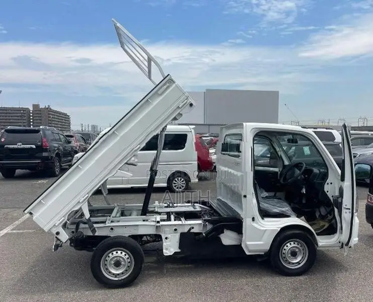 Suzuki Carry 2024