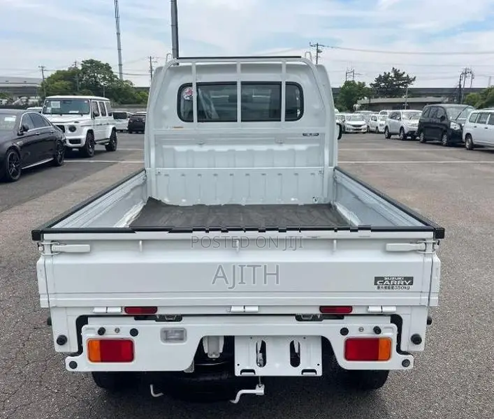 Suzuki Carry 2024