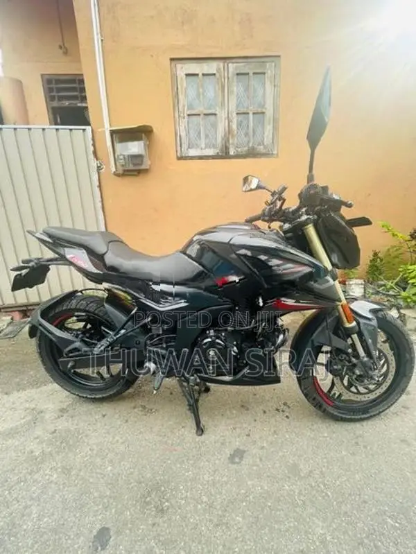 Bajaj Pulsar N160 Premium 2025