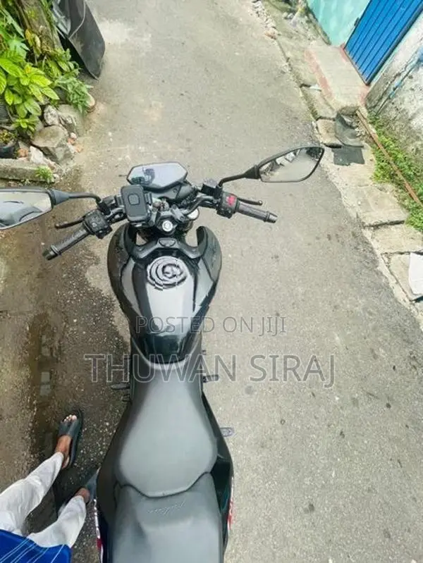 Bajaj Pulsar N160 Premium 2025