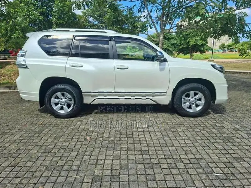 Toyota Land Cruiser Prado TX 150 6 fwd 2015