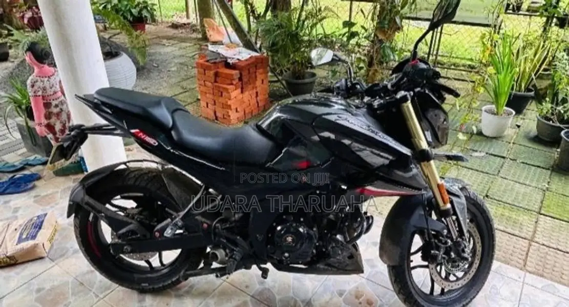 Bajaj Pulsar N160 2025