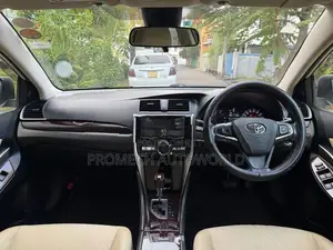 Toyota Premio 2016