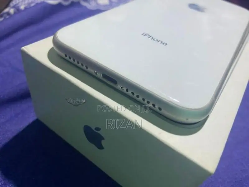 Apple iPhone XR (Used)
