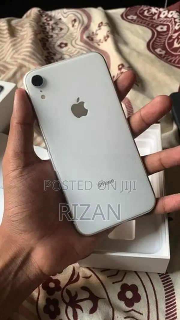 Apple iPhone XR (Used)