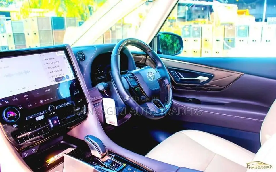Toyota Alphard Executive Lounge 2025