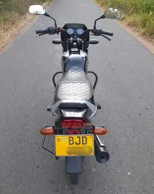Bajaj CT100 ES 2023