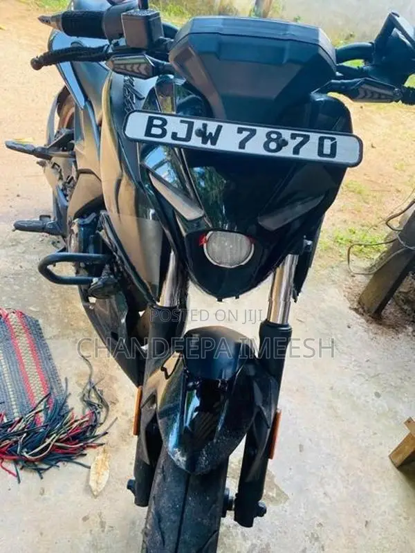 Bajaj Pulsar N160 2025