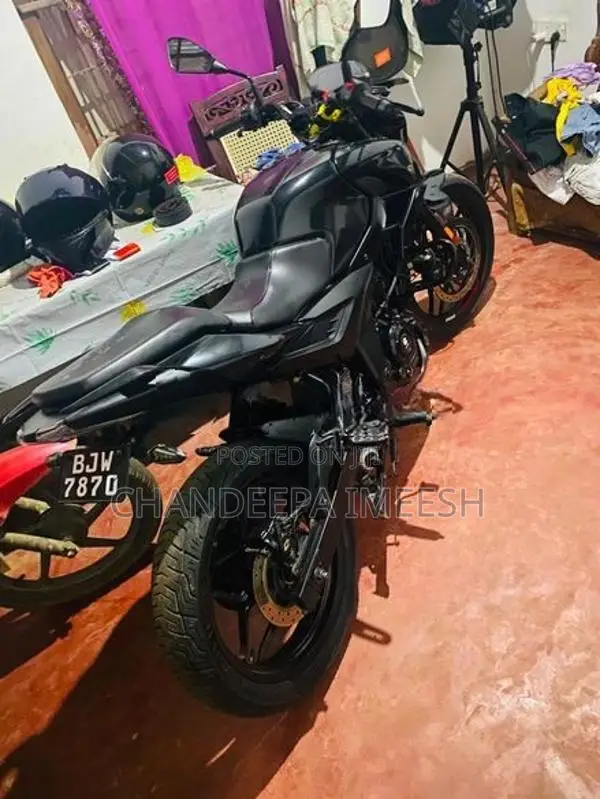 Bajaj Pulsar N160 2025