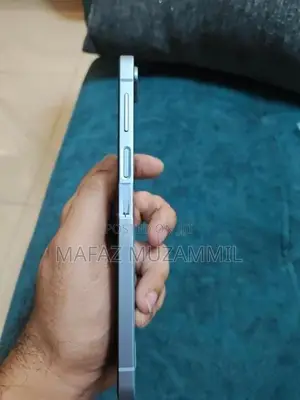 Samsung Galaxy Z Flip 6 256GB (Used)