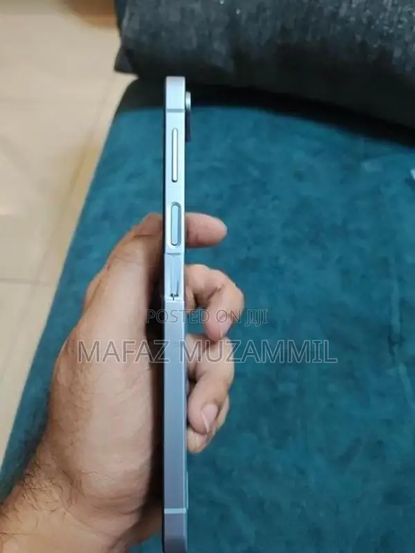 Samsung Galaxy Z Flip 6 256GB (Used)