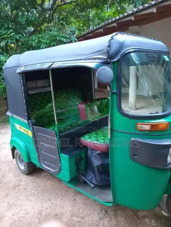 Bajaj RE 2015