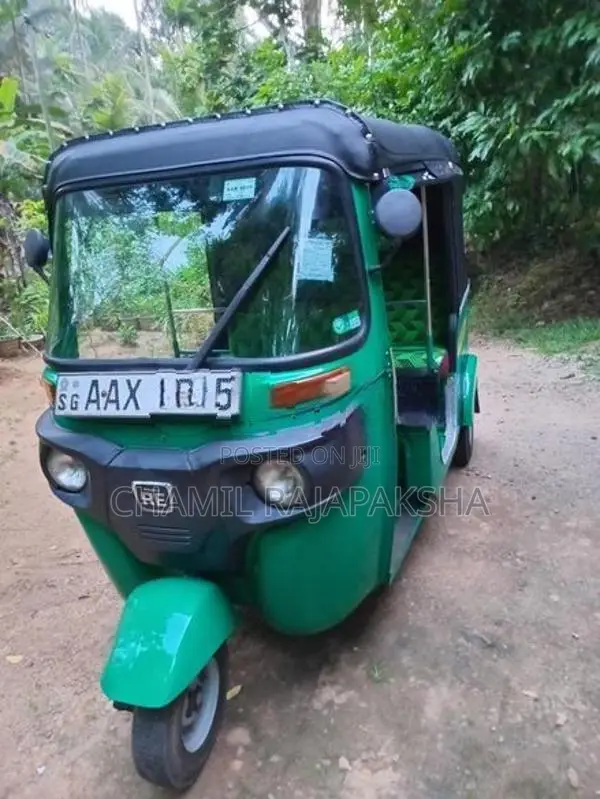 Bajaj RE 2015