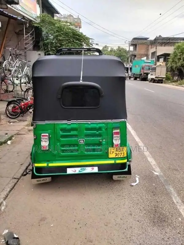 Bajaj RE 2018