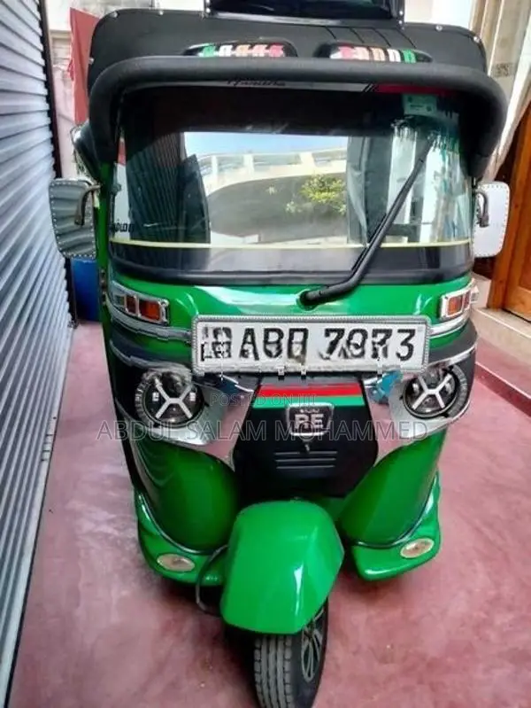 Bajaj RE 2018