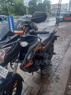 Honda CB Hornet Single Disk 2016