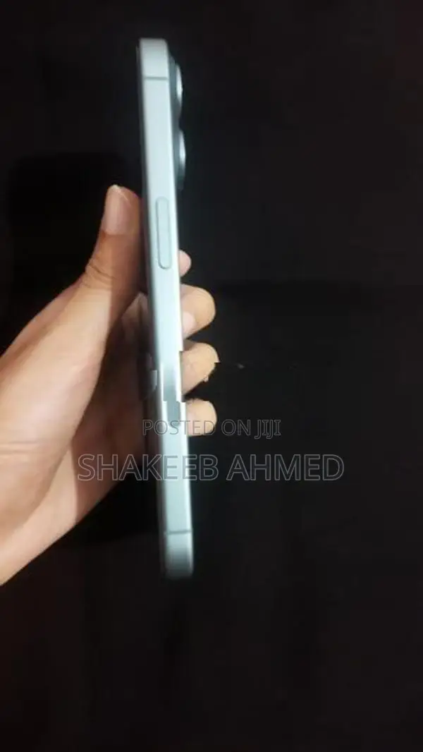Apple iPhone 16 (Used)