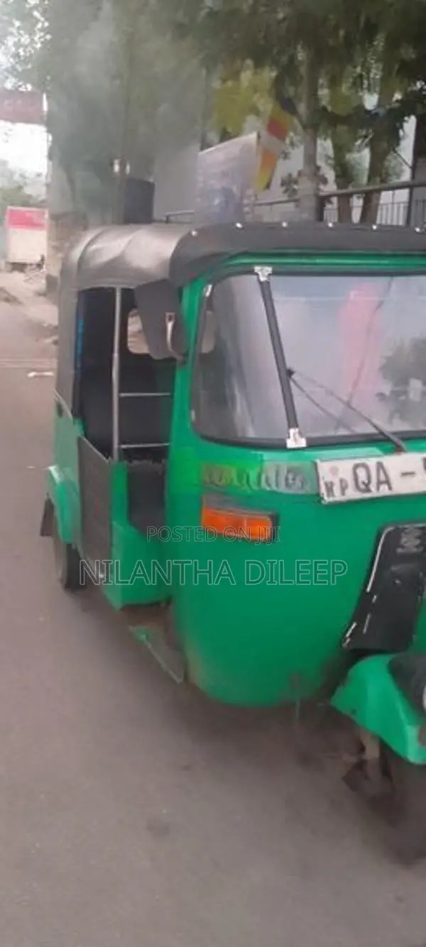 Bajaj RE 2005