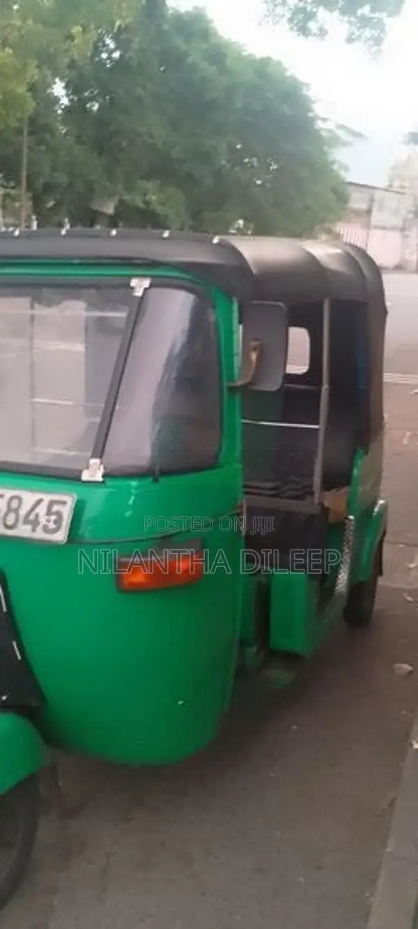 Bajaj RE 2005