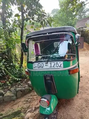 Bajaj RE 2 Stroke 2011