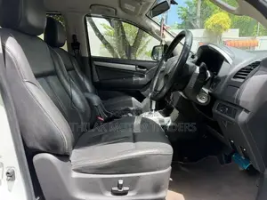 Isuzu MU-X 2015