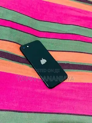 Apple iPhone SE 2 (Used)