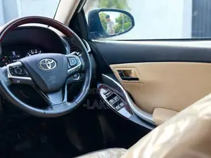 Toyota Premio G SUPERIOR 2018