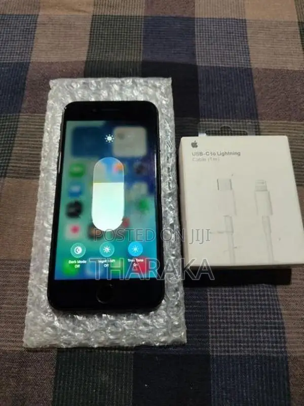 Apple iPhone SE 2 (Used)