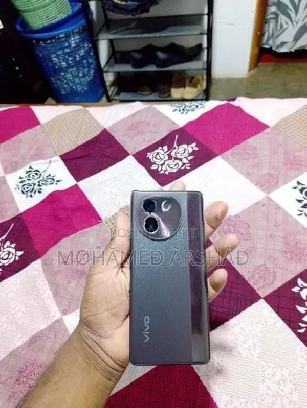 Vivo V30e (Used)
