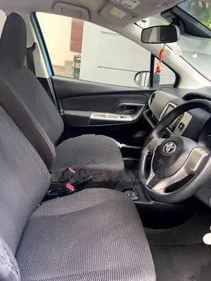 Toyota Vitz 2015