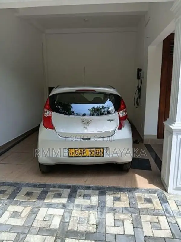 Hyundai Eon 2015