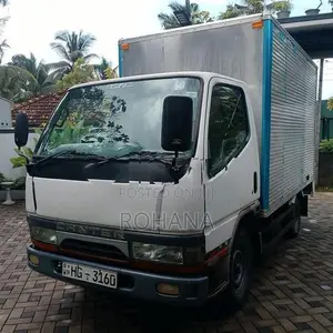 Mitsubishi Canter 10.5 Full Body 2003