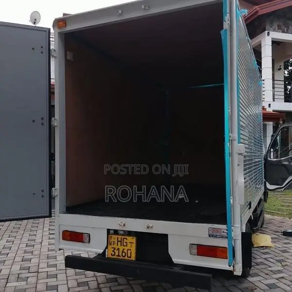 Mitsubishi Canter 10.5 Full Body 2003