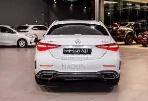 Mercedes Benz C200 AMG Premium Plus 2024