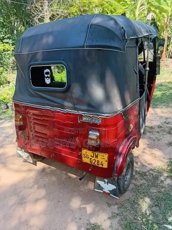 Bajaj RE 2005