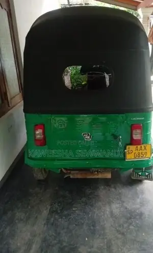 Bajaj RE 2015