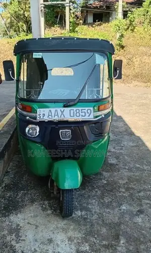 Bajaj RE 2015