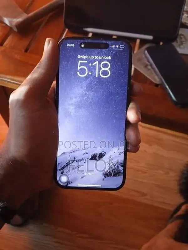 Apple iPhone 16 (Used)