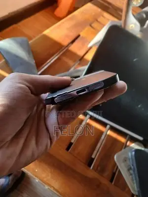 Apple iPhone 16 (Used)
