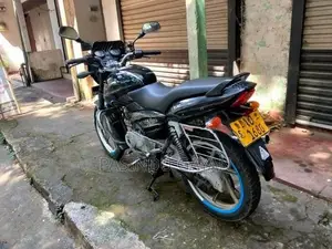 Bajaj Pulsar 150 2005