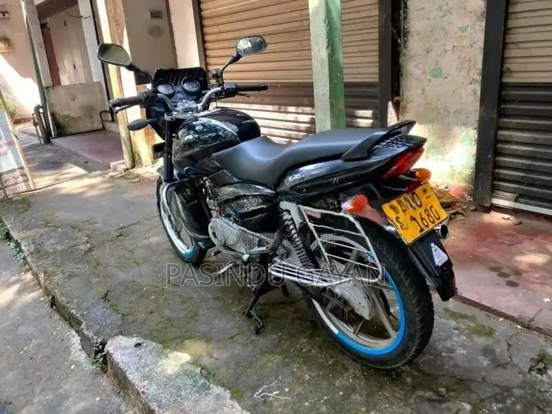 Bajaj Pulsar 150 2005
