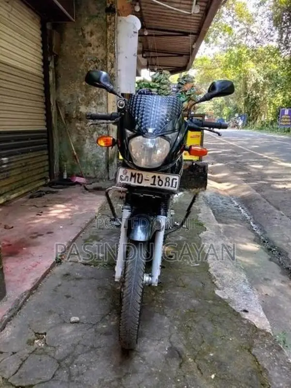 Bajaj Pulsar 150 2005