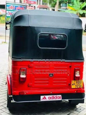Bajaj RE 2015