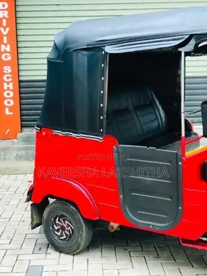 Bajaj RE 2015