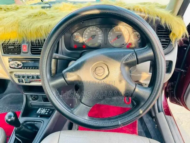 Nissan Sunny 2002