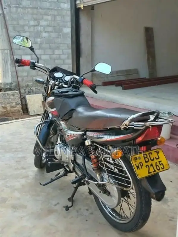 Bajaj CT100 BCJ 2016